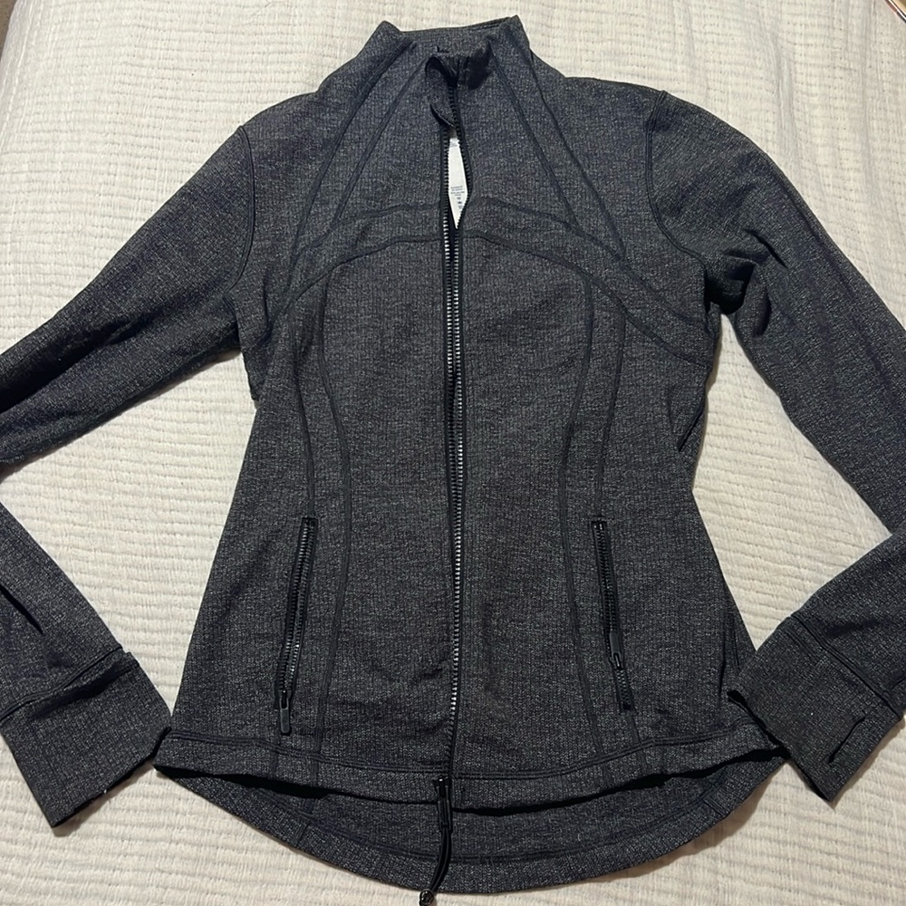 Lululemon size 8 charcoal fitted workout jacket